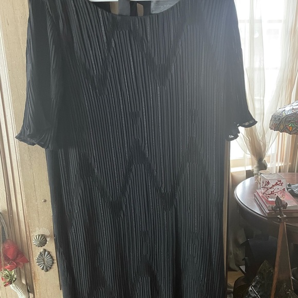 Anthropologie NWT: Sunday in Brooklyn Black Parlette Pleated Shift Dress - Picture 3 of 9